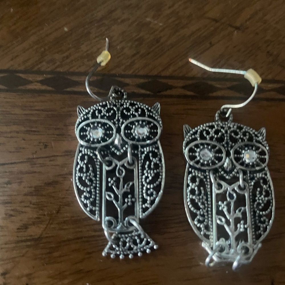 Silver Owl Dangle Earrings with Intricate Filigree Design